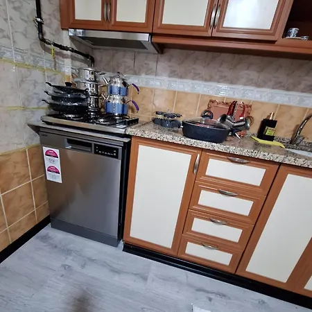 Apartment 1ege Ueniversitesi Ve Hastanesine Cok Yakin Aileye *