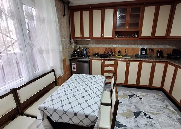 Apartment 1ege Ueniversitesi Ve Hastanesine Cok Yakin Aileye *