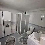 1ege Ueniversitesi Ve Hastanesine Cok Yakin Aileye דירה *
