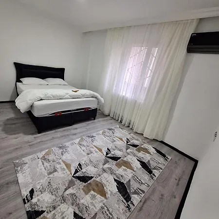 1ege Ueniversitesi Ve Hastanesine Cok Yakin Aileye