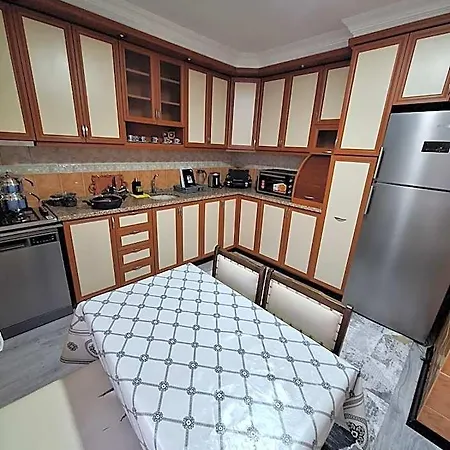 1ege Ueniversitesi Ve Hastanesine Cok Yakin Aileye Izmir