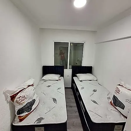 1ege Ueniversitesi Ve Hastanesine Cok Yakin Aileye Izmir