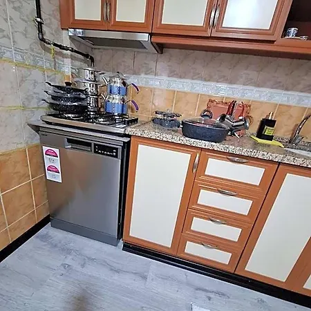 1ege Ueniversitesi Ve Hastanesine Cok Yakin Aileye *
