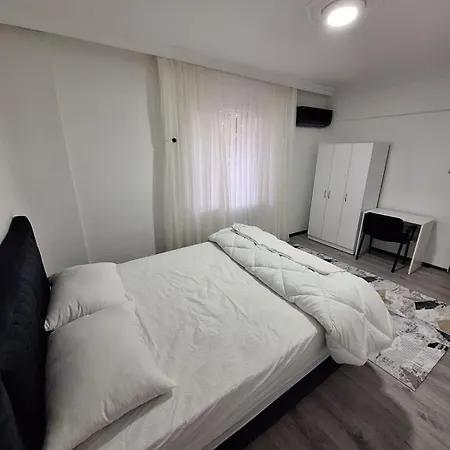 1ege Ueniversitesi Ve Hastanesine Cok Yakin Aileye Smirne